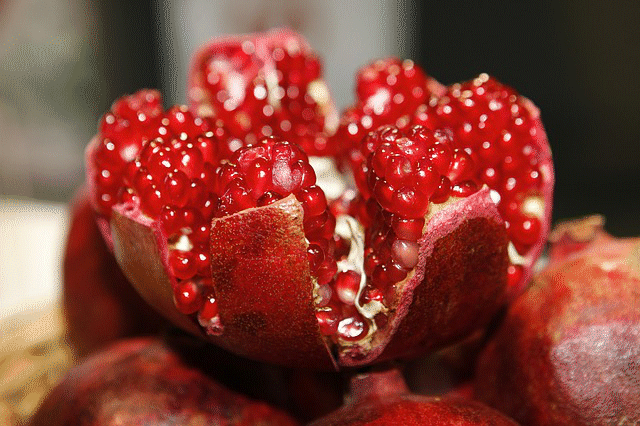 pomegranate-196800_640